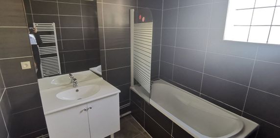 Location Appartement 3 pièces 80m² CHARTRES 28000 - Photo 2