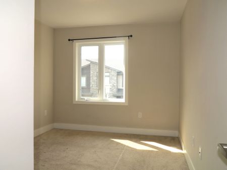 For Lease - 1960 Dalmagarry Road Unit# 57, London North, Ontario - Photo 4