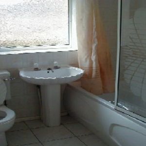 3 Bed Terraced House, The Vale, LS6 - Photo 3