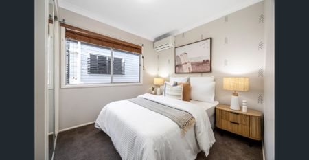 3 Bedroom house Redcliffe Contact Julie Sykes 0438 050 110 6 month lease offered - Photo 5