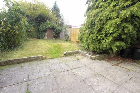 3 bedroom semi-detached house to rent - Photo 3