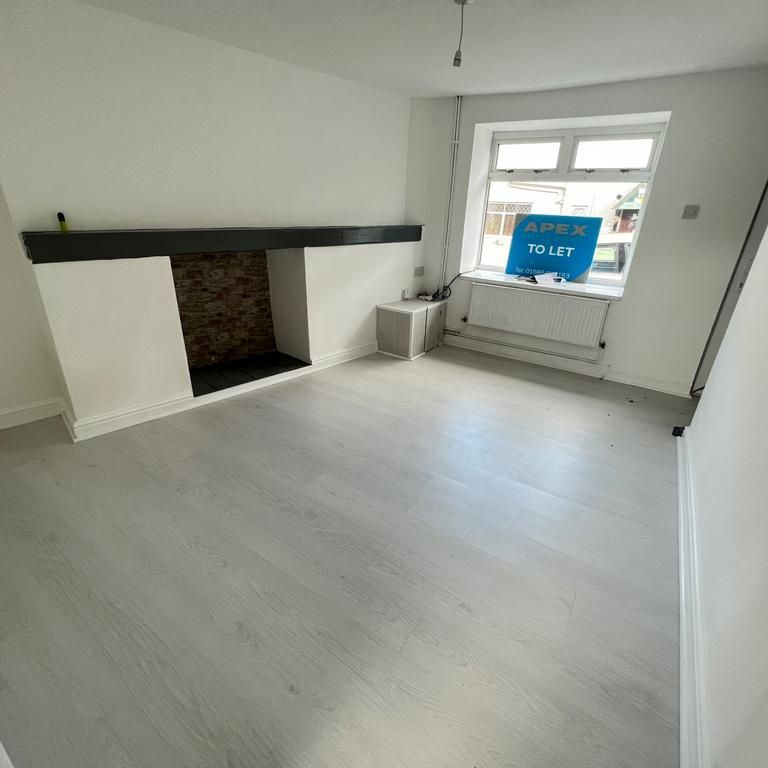 2 bedroom terraced house to rent - Photo 1