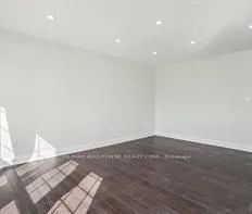 Condo Townhouse For Lease | W9248363 - Photo 2