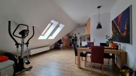 Gemütliche Dachgeschosswohnung ideal für Paare! - Photo 2