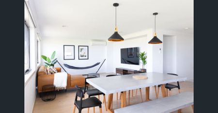 Naturally, Stunning! - Photo 4