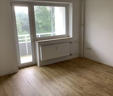 Wer will mich!? Günstig geschnittene 3-Zimmer-Wohnung mit zwei Balkone. - Photo 4