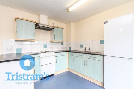 2 bed Apartment for Rent - Photo 2