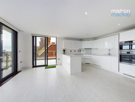 2 bedroom penthouse to rent - Photo 4