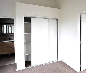 Contemporary Living | Two Levels | Convenient Location - Photo 3