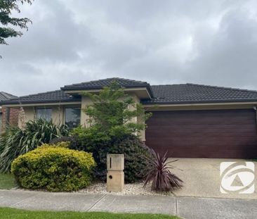 BERWICK WATERS BEAUTY - Photo 1