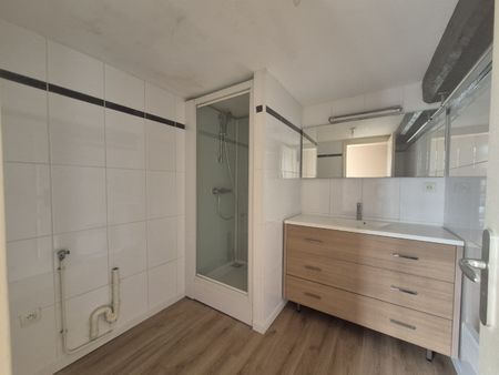 Location Appartement 2 pièces 60m² ST OMER 62500 - Photo 3