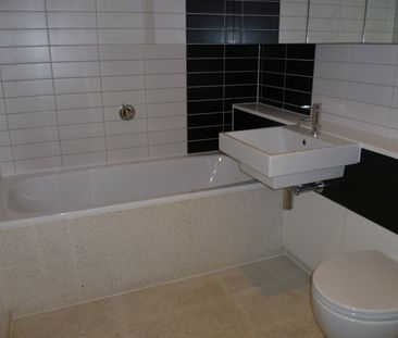 2 Bed Flat, Lumiere Building, M15 - Photo 2