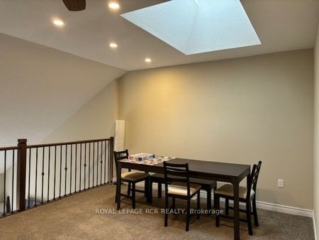 Townhouse For Lease | X8143016 - Photo 2