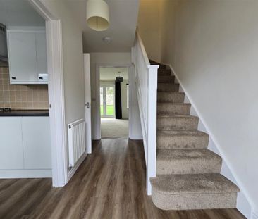 3 bed House - Detached To Let - Photo 1