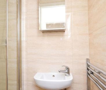 Modern 5-bedroom student property - Photo 6