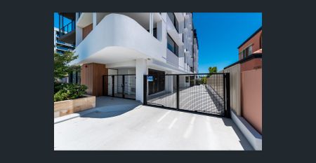 Edition Como — Designer Riverside Living Awaits - Photo 2