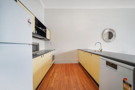 4.5 Star Hotel, Top Floor Fully Furnished Apartment - Photo 5