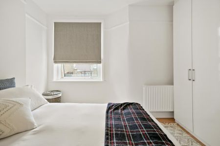 Bavent Road - Photo 2