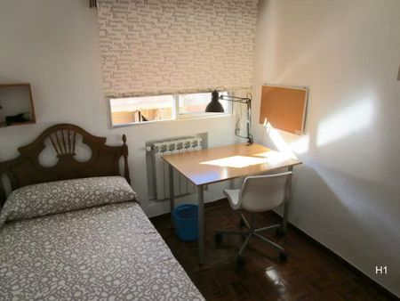 Calle de Francisco de la Fuente, Madrid, Community of Madrid 28031 - Photo 5