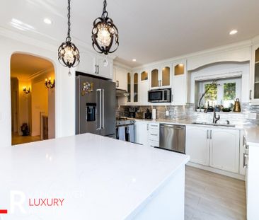 House in West Vancouver, BC - Photo 6