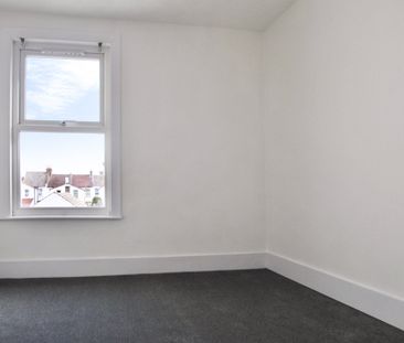 Shakespeare Road, Gillingham, London - Photo 2