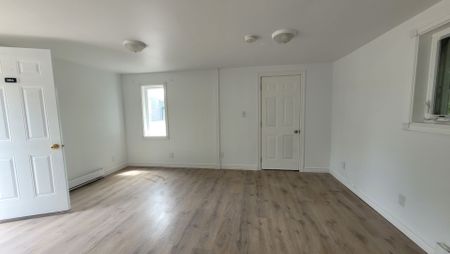 For Lease - 280 RIVER Road Unit# D04, Wasaga Beach, Ontario - Photo 3