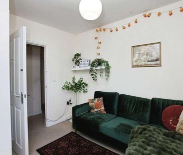 Heron Drive, Penallta, Hengoed, CF82 - Photo 3