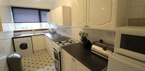 Ash−Hill Drive, Ground Floor, AB16 - Photo 2