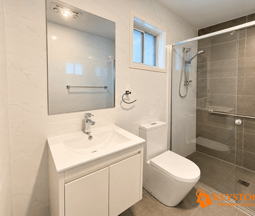 Modern & Low-Maintenance Living! - Photo 4