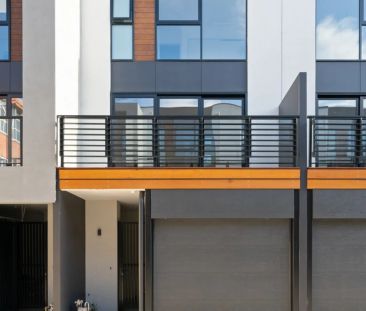 Stunning, brand new, CBD fringe - Photo 6