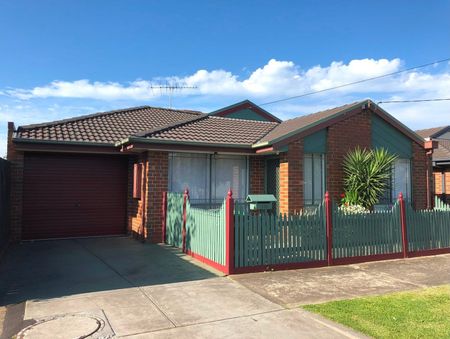 136 Hilton Street, Glenroy VIC 3046 - Photo 2