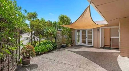 Spacious 4-Bedroom Family Home in Prime Forrest Hill Location - Photo 2