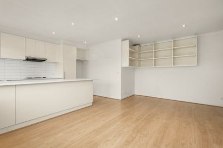 8/180 Riversdale Road, Hawthorn VIC 3122 - Photo 4