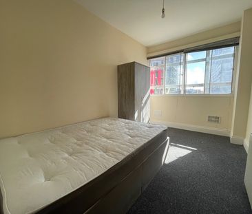 2 Bed Flat, Hanover House, SO14 - Photo 1