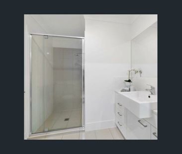 Modern and Bright - Stay cool in the Pool and A/C - Photo 3