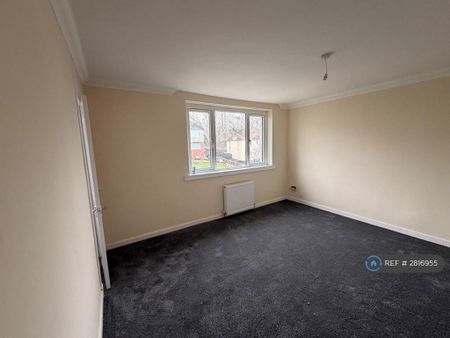 3 bedroom end of terrace house to rent - Photo 2