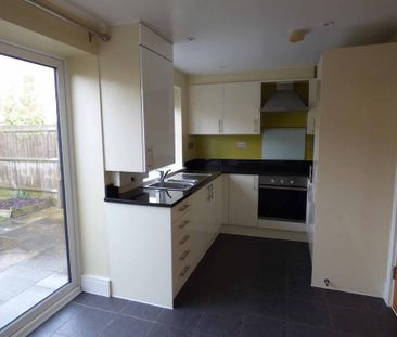 2 bedroom terraced house to rent - Photo 6