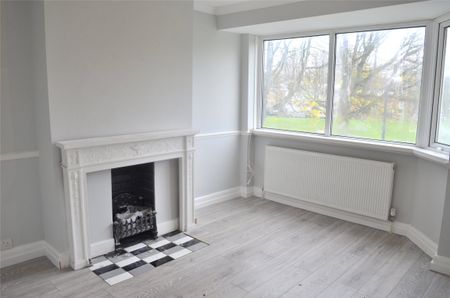 Deer Park Gardens, Mitcham, CR4 - Photo 2