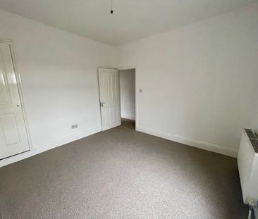 3 bedroom semi-detached to let - Photo 6