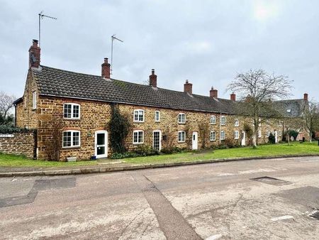 Long Row Cottages, Everdon, Northants, NN11 - Photo 3