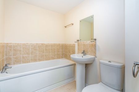 3 bedroom house to rent Wellstead Way, Hedge End, Southampton, SO30 - Photo 5