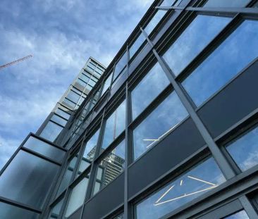 Toronto Furnished Loft for Rent – Stylish 2 Bed, 2 Bath with High C... - Photo 2