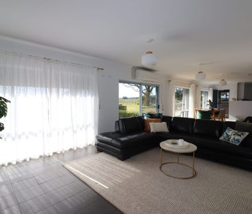 Brick family home - 9 km from town - Photo 1