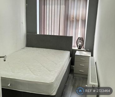 3 bedroom end of terrace house to rent - Photo 4