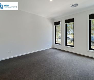 Brand New Modern 3-Bedroom Be The First Ever Tenant! - Photo 3