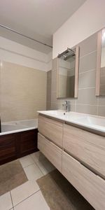 Location Appartement 4 pièces Meublé 76m² STE CLOTILDE 97490 - Photo 4