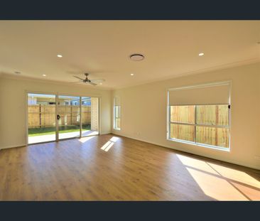6 Rufous Circuit, Pallara, Qld 4110 - Photo 3