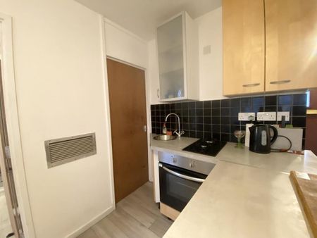 1 bedroom flat to rent - Photo 4
