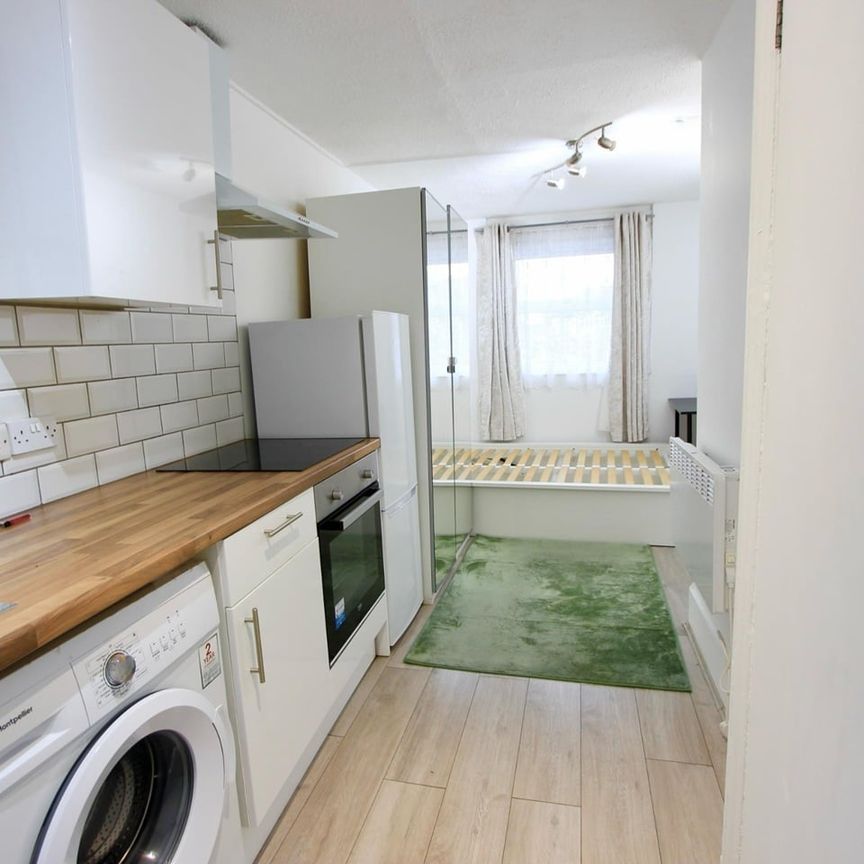 Studio Flat, St. Michael's Terrace, N22 - Photo 1