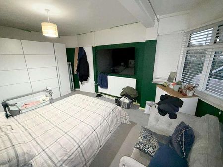 Broad Walk, Hockley, SS5 - Photo 4